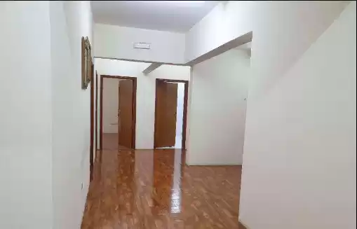 Wohn Klaar eigendom 3 Schlafzimmer U/F Wohnung  zu vermieten in Al Sadd , Doha #7489 - 1  image 